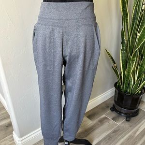 Athleta Womens gray Venice jogger, size small, never worn